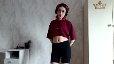 Lina online show from 12-16-25, 08:30