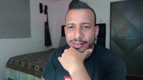 Snapshot of thommerxxx chatting on 09-20-25, 11:17 Thom online show from 09-20-25, 11:17