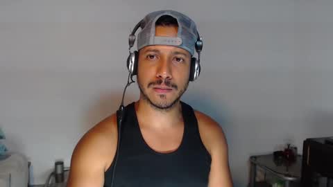 Snapshot of thommerxxx chatting on 09-26-25, 04:49 Thom online show from 09-26-25, 04:49