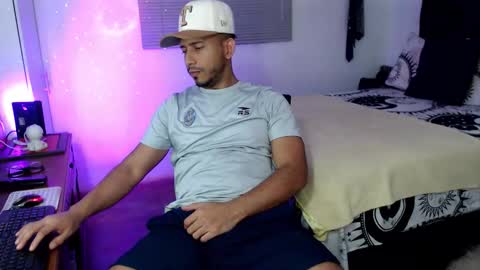 Snapshot of thommerxxx chatting on 03-19-26, 10:47 Thom online show from 03-19-26, 10:47