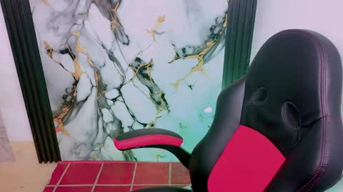 Thomas online show from 12-18-25, 09:54