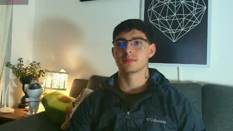 Snapshot of thomylov chatting on 05-31-26, 09:05 thomylov online show from 05-31-26, 09:05