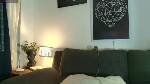 Snapshot of thomylov chatting on 06-06-26, 01:11 thomylov online show from 06-06-26, 01:11