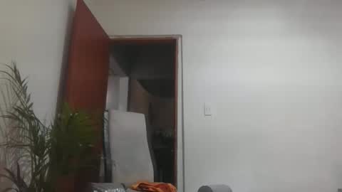 Snapshot of thonybeiio chatting on 02-21-26, 05:58 thonybeiio online show from 02-21-26, 05:58