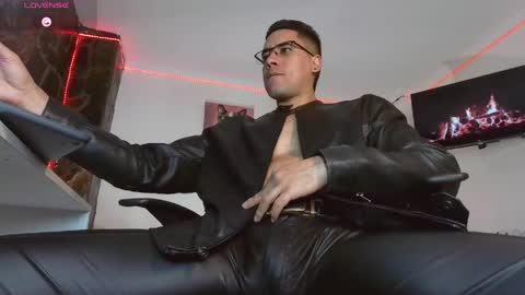 Snapshot of thonydupont chatting on 05-15-26, 10:06 thonydupont online show from 05-15-26, 10:06