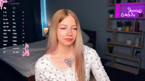 Snapshot of thoracarter chatting on 06-06-26, 10:20 thoracarter online show from 06-06-26, 10:20