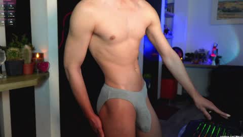   L e a n d e r   25OFF ON MY OF online show from 04-14-26, 03:51