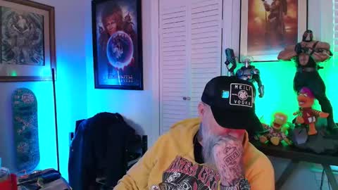 Snapshot of throatdoctor69 chatting on 02-12-26, 11:33 throatdoctor69 online show from 02-12-26, 11:33