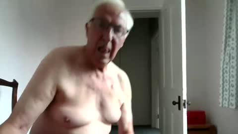 Snapshot of thruster99 chatting on 06-20-26, 03:15 thruster99 online show from 06-20-26, 03:15