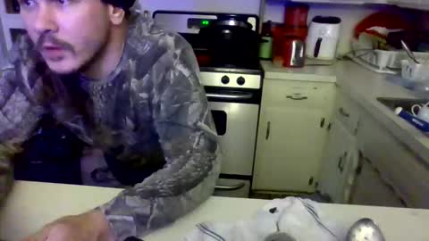 Snapshot of thunder8u42 chatting on 10-22-25, 07:19 thunder8u42 online show from 10-22-25, 07:19