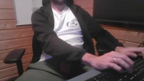 Snapshot of thx_4some_sharing chatting on 10-05-25, 12:09 toobigcockforonegirl online show from 10-05-25, 12:09