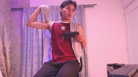 Snapshot of tian_sex chatting on 05-12-26, 03:14 online show from 05-12-26, 03:14
