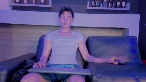 Snapshot of tian_sex chatting on 05-18-26, 04:07 online show from 05-18-26, 04:07
