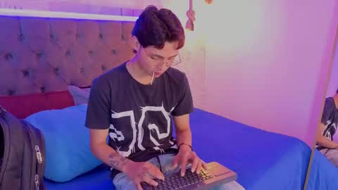 Snapshot of tian_sex chatting on 05-22-26, 04:08 online show from 05-22-26, 04:08