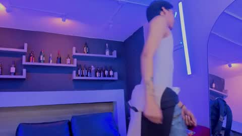 Snapshot of tian_sex chatting on 05-27-26, 03:47 online show from 05-27-26, 03:47