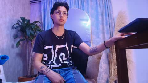 Snapshot of tian_sex chatting on 06-01-26, 04:14 online show from 06-01-26, 04:14