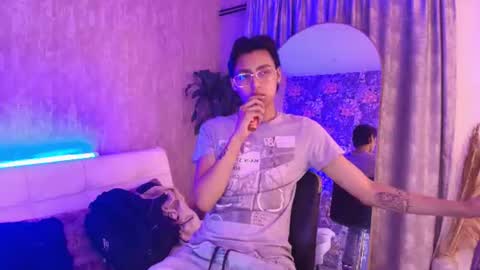 Snapshot of tian_sex chatting on 06-10-26, 03:39 online show from 06-10-26, 03:39