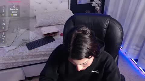 LIA online show from 10-10-25, 01:32