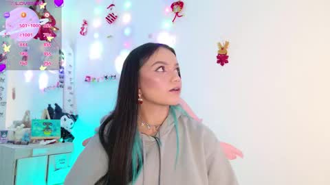 Tiana Le online show from 11-22-25, 01:59