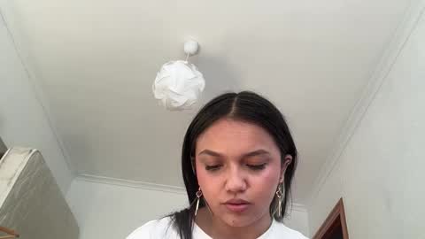 Tiana Le online show from 05-21-26, 10:11