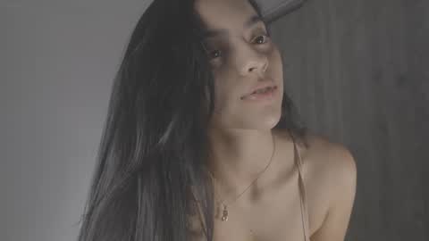 Snapshot of tiaraaa_02 chatting on 03-10-25, 03:12 Tiaraaa 02 online show from 03-10-25, 03:12