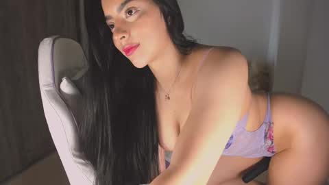 Snapshot of tiaraaa_02 chatting on 09-13-25, 06:02 Tiaraaa 02 online show from 09-13-25, 06:02
