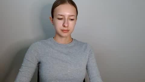 Snapshot of tiarasmile chatting on 07-11-26, 11:57 Tiara online show from 07-11-26, 11:57