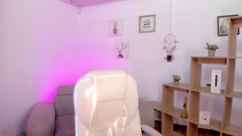 Tiarha online show from 02-18-25, 07:43