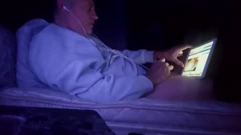 tibennn74999 online show from 01-04-25, 07:03