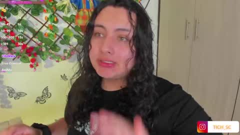 Snapshot of tich___ chatting on 05-03-26, 12:11 tich___ online show from 05-03-26, 12:11
