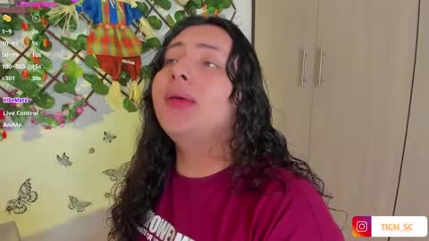 Snapshot of tich___ chatting on 05-05-26, 10:56 tich___ online show from 05-05-26, 10:56