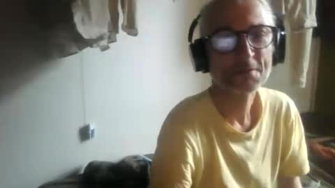 Snapshot of tiddles12345 chatting on 06-15-26, 06:10 tiddles12345 online show from 06-15-26, 06:10