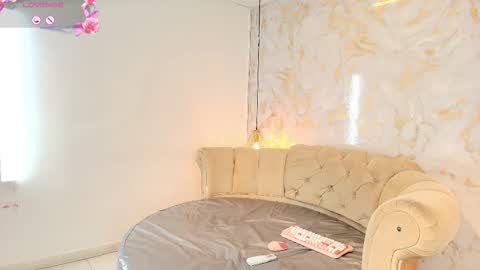 Tifani brown online show from 02-06-26, 12:19