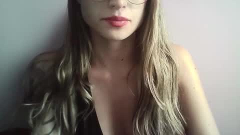 Tifanny online show from 09-11-25, 10:32