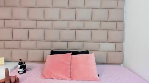 Snapshot of tifannyrosen chatting on 05-12-26, 11:40 Tifanny online show from 05-12-26, 11:40