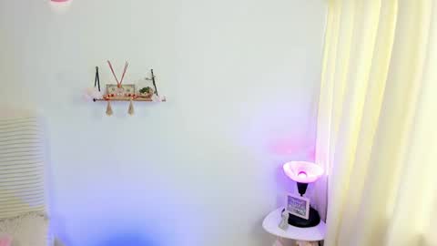 tiffaSTREAMING SCHEDULE 500 am- 1000 GMT-5Colombia hour online show from 04-20-26, 09:16