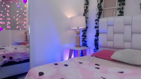  Tiffany  online show from 11-26-25, 07:48