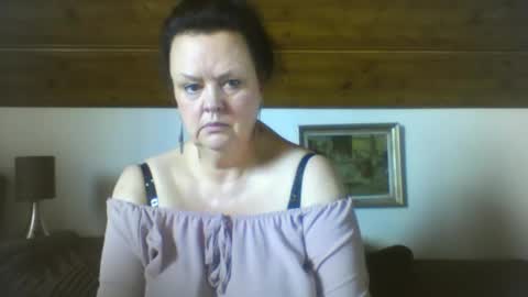 Snapshot of tiffanymature chatting on 09-16-25, 08:48 TiffanyMature online show from 09-16-25, 08:48