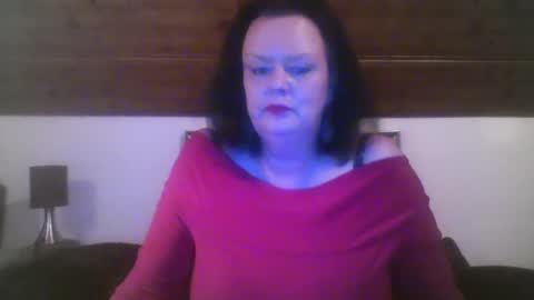 Snapshot of tiffanymature chatting on 09-19-25, 08:31 TiffanyMature online show from 09-19-25, 08:31
