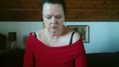 Snapshot of tiffanymature chatting on 09-25-25, 08:51 TiffanyMature online show from 09-25-25, 08:51
