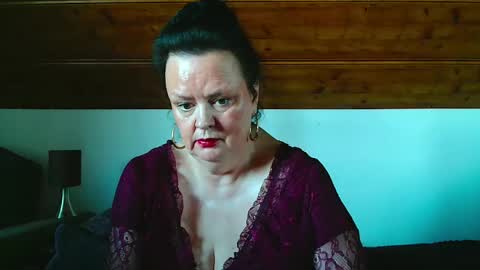 TiffanyMature online show from 11-22-25, 11:31