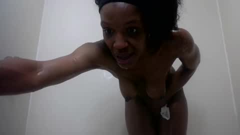 Snapshot of tiffanyslim274 chatting on 02-15-25, 09:15 tiffanyslim274 online show from 02-15-25, 09:15