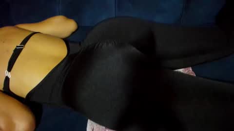 Snapshot of tiffanystone_ chatting on 10-11-25, 01:42 Tiffany online show from 10-11-25, 01:42