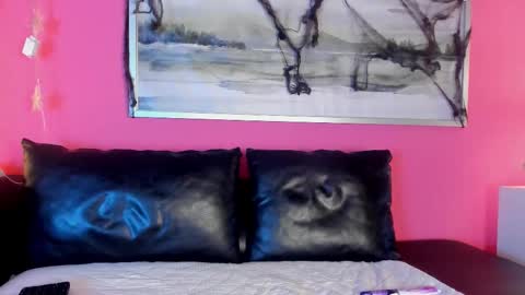 Stefany Suarez online show from 10-30-25, 09:15