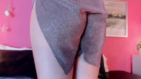 Stefany Suarez online show from 12-19-25, 08:16