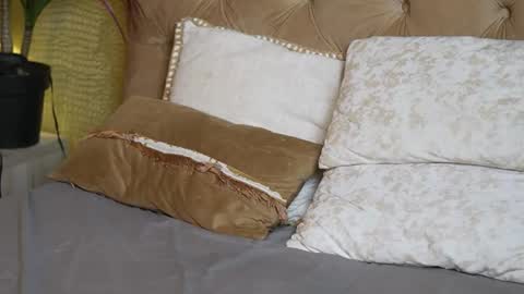  Tiffany  online show from 11-26-25, 07:48