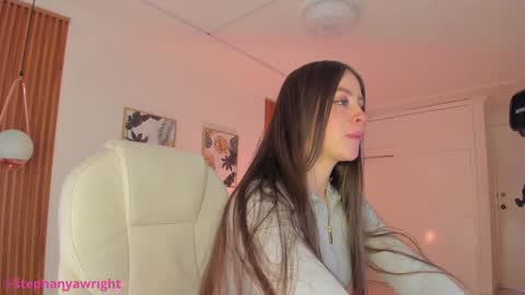 Snapshot of tiffanywright_ chatting on 01-25-25, 01:30 Tiffany online show from 01-25-25, 01:30