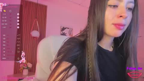 Snapshot of tiffanywright_ chatting on 02-18-25, 06:47 Tiffany online show from 02-18-25, 06:47