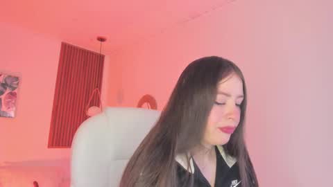 Snapshot of tiffanywright_ chatting on 11-21-25, 11:31 Tiffany online show from 11-21-25, 11:31