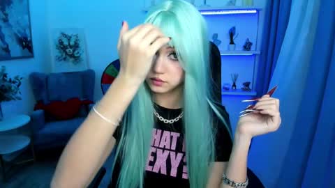 tiffanyyoun online show from 03-25-26, 06:36